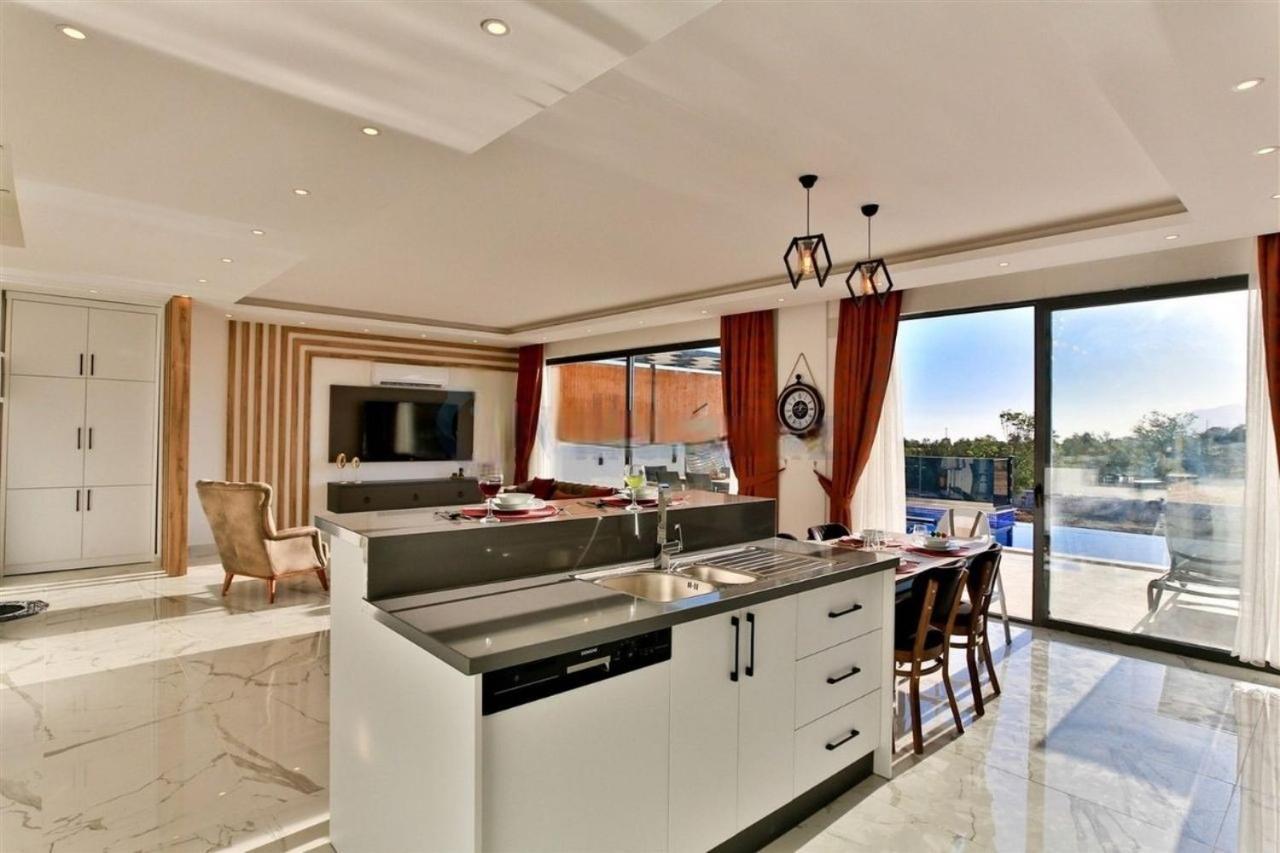 Villa Lycian-Kalkan 3 Bedroom-2 Jakuzzies-Sauna-Turkish Hamam-Huge Private Pool And Lovely Garden 카스 외부 사진