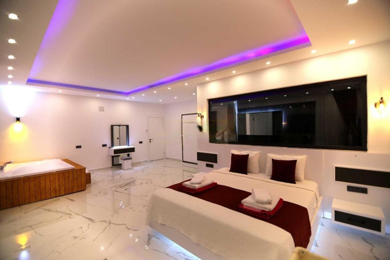 Villa Lycian-Kalkan 3 Bedroom-2 Jakuzzies-Sauna-Turkish Hamam-Huge Private Pool And Lovely Garden 카스 외부 사진