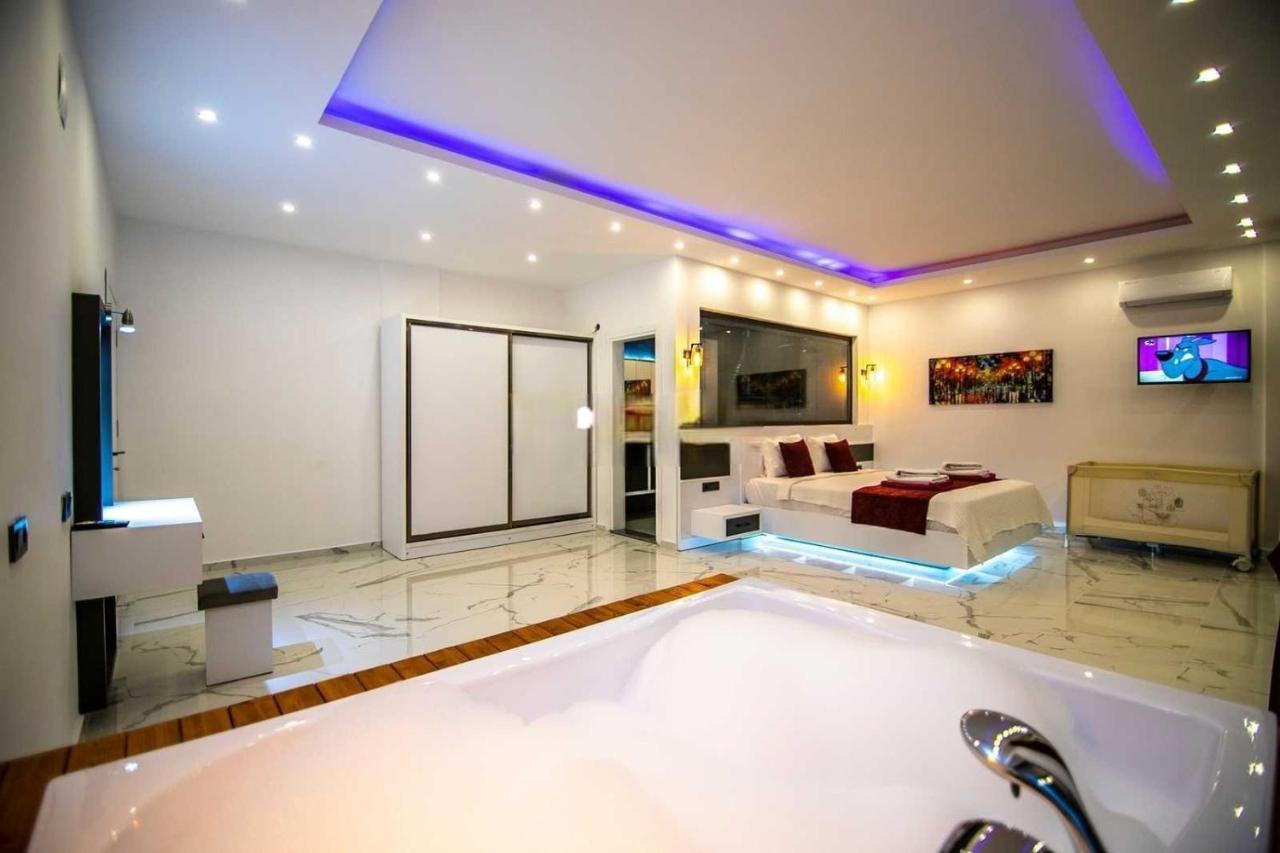 Villa Lycian-Kalkan 3 Bedroom-2 Jakuzzies-Sauna-Turkish Hamam-Huge Private Pool And Lovely Garden 카스 외부 사진