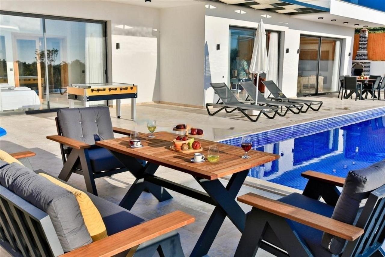 Villa Lycian-Kalkan 3 Bedroom-2 Jakuzzies-Sauna-Turkish Hamam-Huge Private Pool And Lovely Garden 카스 외부 사진