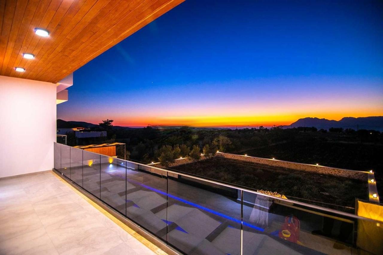 Villa Lycian-Kalkan 3 Bedroom-2 Jakuzzies-Sauna-Turkish Hamam-Huge Private Pool And Lovely Garden 카스 외부 사진